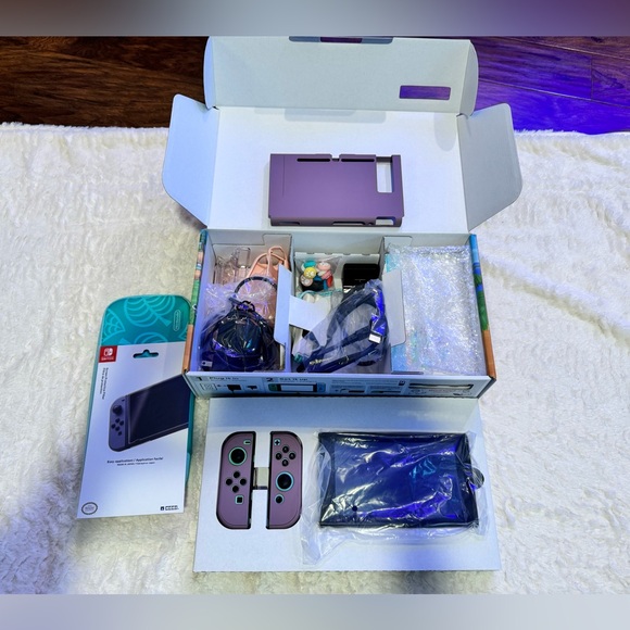 Nintendo Switch ACNH Console Bundle with Accessories - Picture 13 of 13